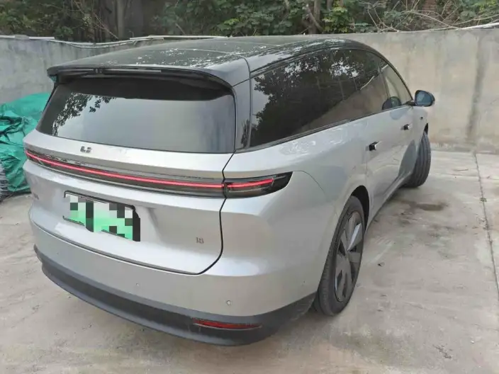 Li Auto i8 2025 Model Standard Edition – фото 3