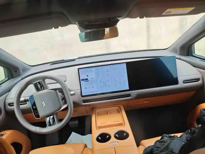Li Auto i8 2025 Model Standard Edition – фото 6