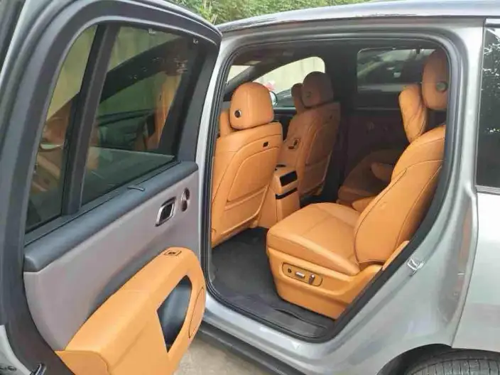 Li Auto i8 2025 Model Standard Edition – фото 8