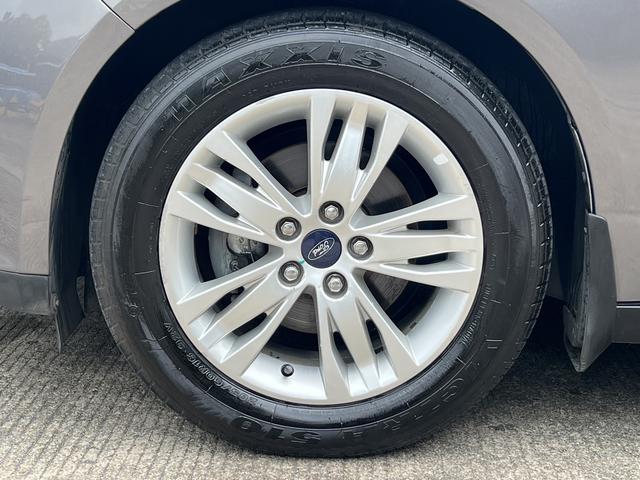 Ford Focus 2012 Sedan 1.6L Manual Comfort – фото 16