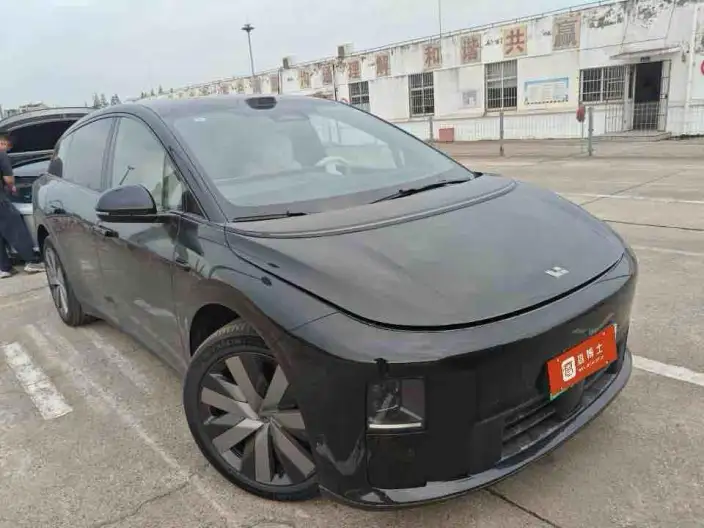 Li Auto i6 2025 Model 4WD Standard Edition – фото 2