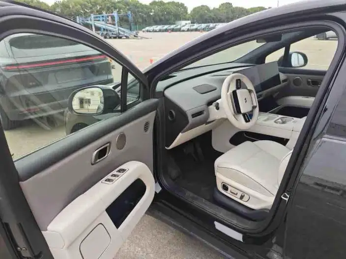 Li Auto i6 2025 Model 4WD Standard Edition – фото 8