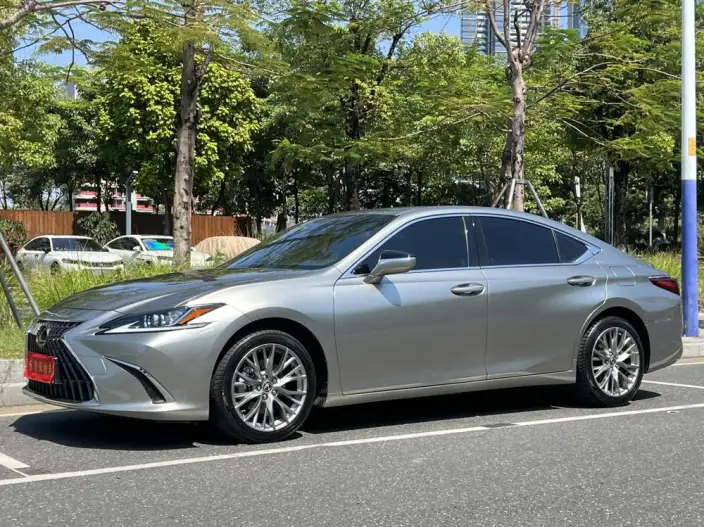 Lexus ES 2023 Model 2.0L Automatic Qian Drive 5 seat Parallel Imported – фото 1