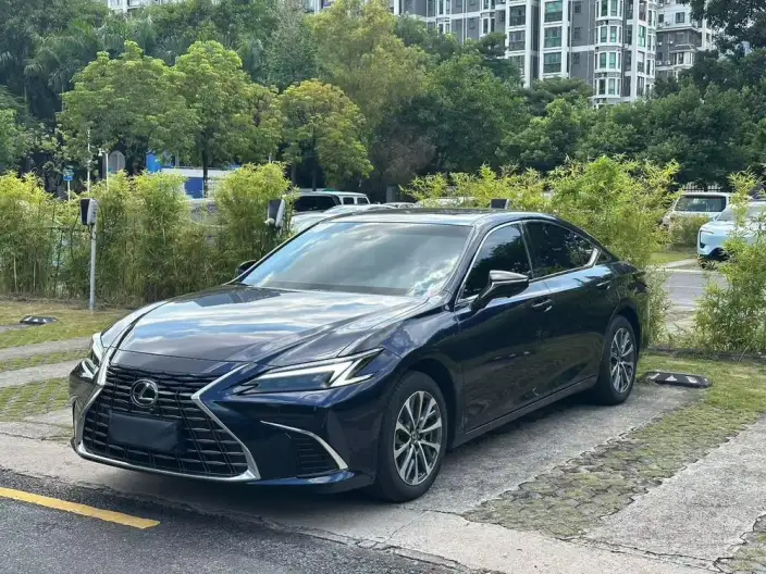 Lexus ES 2025 Model 200 Premium – фото 1