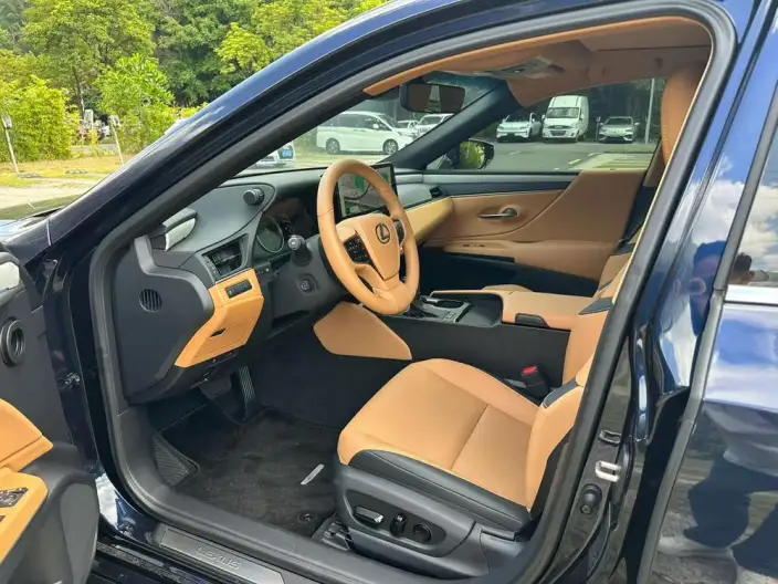 Lexus ES 2025 Model 200 Premium – фото 8