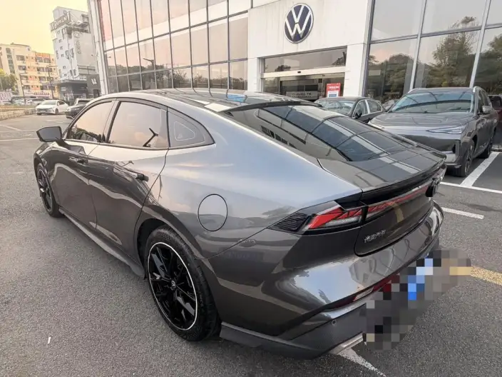 Changan UNI-V 2024 Model 1.5T Exclusive Model – фото 4