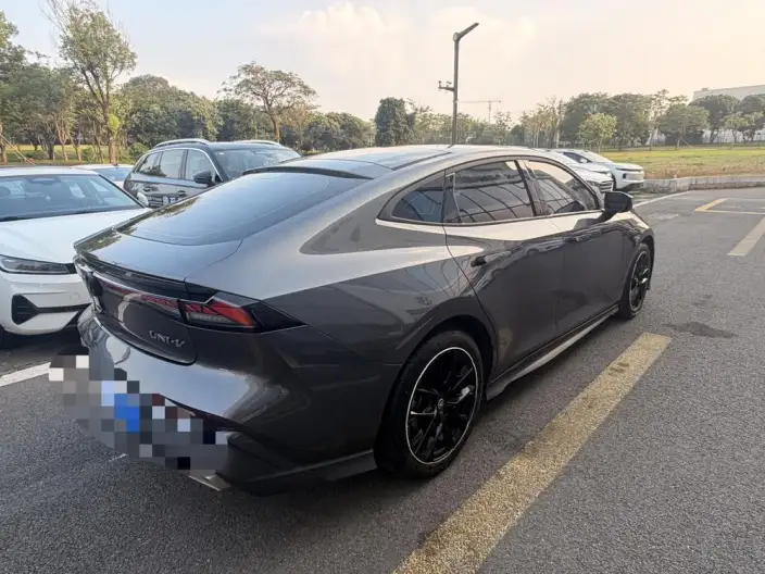 Changan UNI-V 2024 Model 1.5T Exclusive Model – фото 6