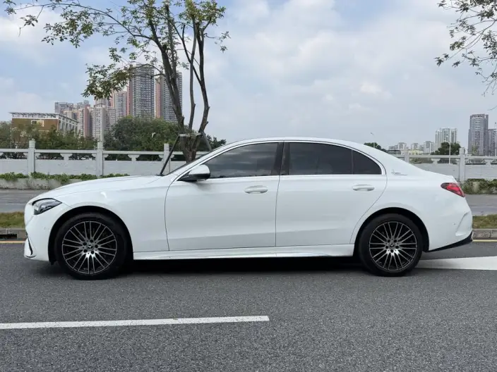 Mercedes-Benz C-Class 2025 Model C 260 L Sports Edition – фото 4