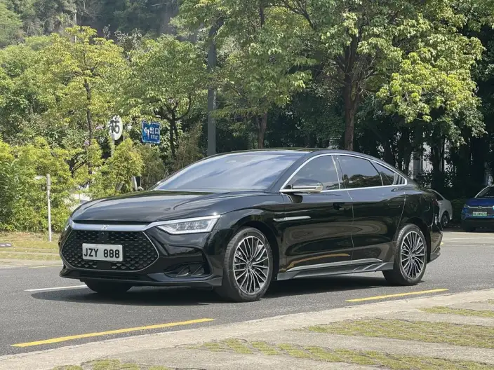 BYD Han DM 2023 Model DM-i Champion Edition 121KM Zunrong Model – фото 1