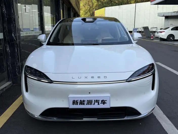 Luxeed R7 2024 Model EV 100kWh Max Rear Drive Edition