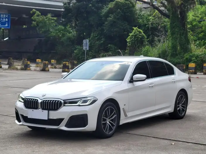 BMW 5 Series 2022 Model Facelift II 525Li M Sports Set – фото 1