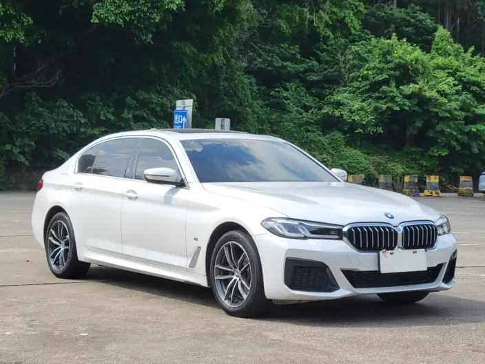 BMW 5 Series 2022 Model Facelift II 525Li M Sports Set – фото 3