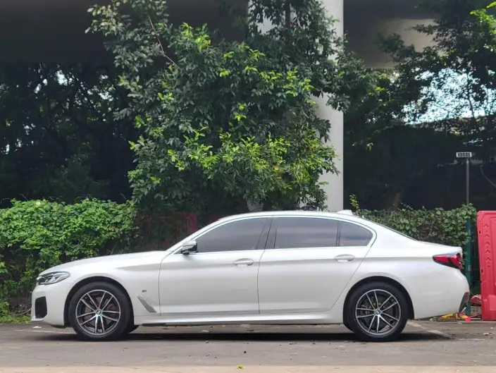 BMW 5 Series 2022 Model Facelift II 525Li M Sports Set – фото 4