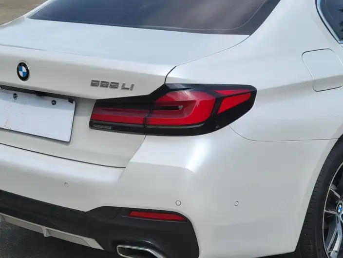BMW 5 Series 2022 Model Facelift II 525Li M Sports Set – фото 10