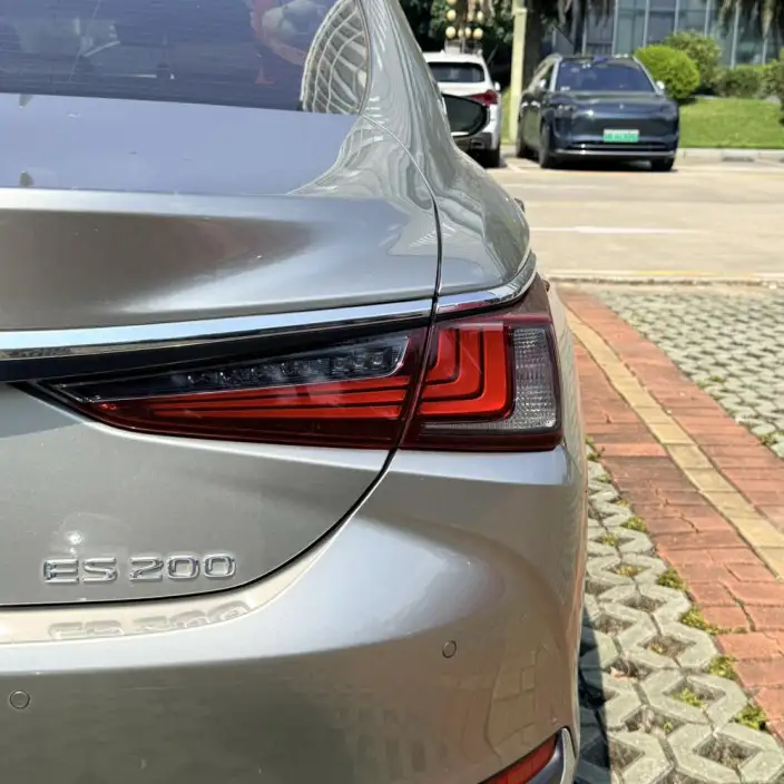 Lexus ES 2022 Model 200 Superior Edition – фото 7