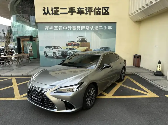 Lexus ES 2025 Model 200 Premium – фото 1