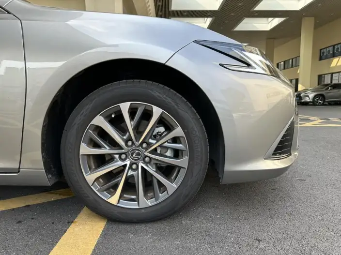 Lexus ES 2025 Model 200 Premium – фото 6
