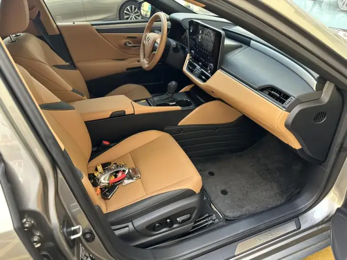 Lexus ES 2025 Model 200 Premium – фото 10