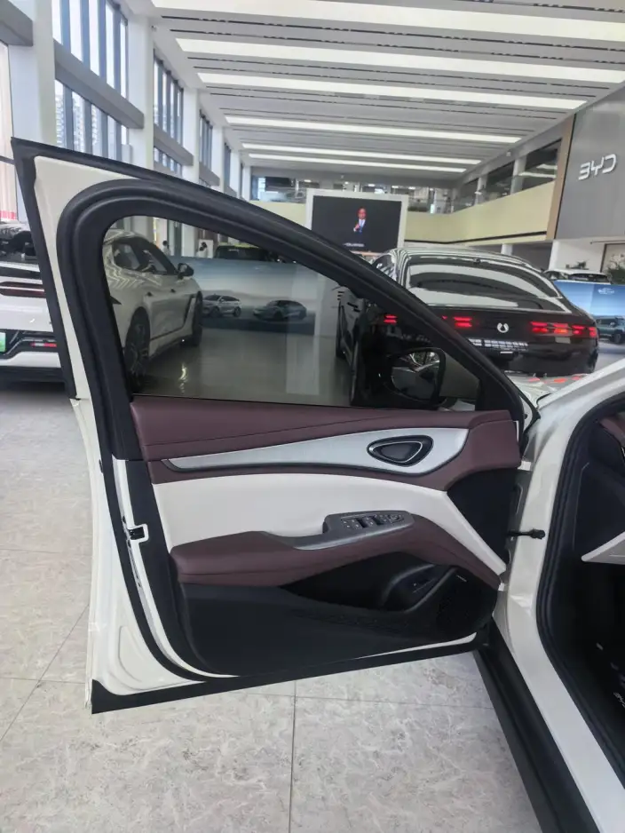 BYD Seal 07DM 2026 Model DM-i 230KM Flagship Model – фото 9
