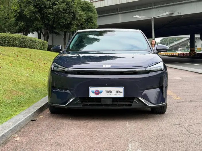 Geely Galaxy L6 2023 Model 1.5T DHT 125km MAX – фото 2