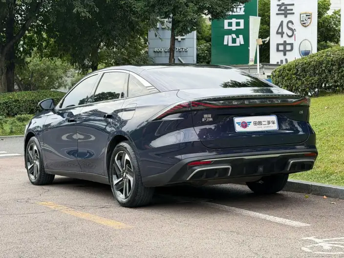 Geely Galaxy L6 2023 Model 1.5T DHT 125km MAX – фото 4