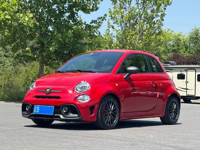 Abarth 695 2024 модификация 1.4T автоматическое Qian Drive 4 seat параллельный импорт Imported – фото 1