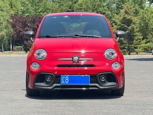Abarth 695 2024 модификация 1.4T автоматическое Qian Drive 4 seat параллельный импорт Imported – фото 2