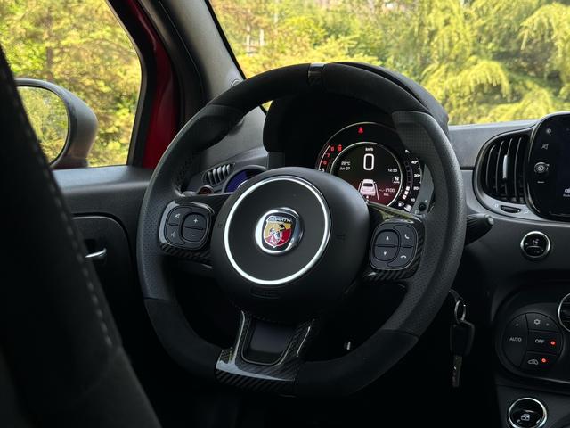 Abarth 695 2024 модификация 1.4T автоматическое Qian Drive 4 seat параллельный импорт Imported – фото 11