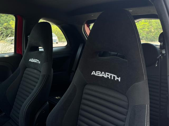 Abarth 695 2024 модификация 1.4T автоматическое Qian Drive 4 seat параллельный импорт Imported – фото 19