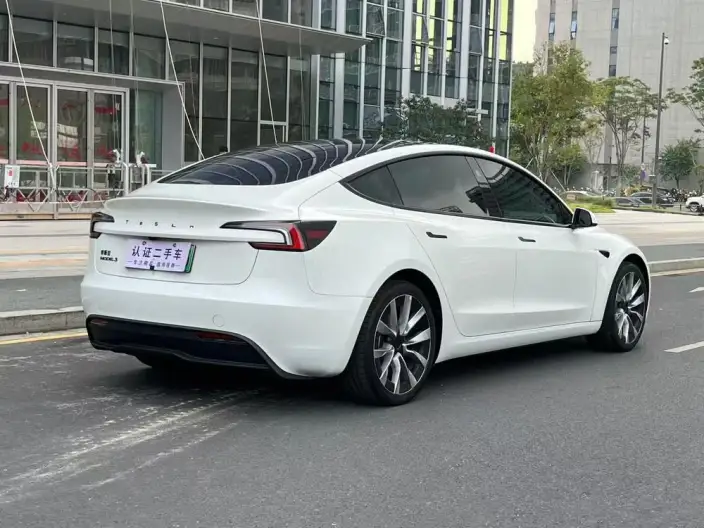 Model 3 2025 Model Facelift Rear-wheel drive version – фото 6