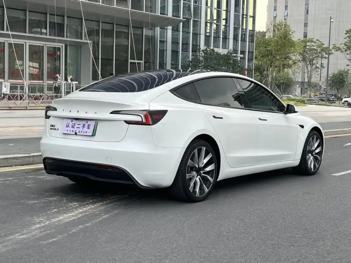 Model 3 2025 Model Facelift Rear-wheel drive version – фото 9