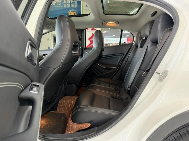 Mercedes-Benz GLA 2019 GLA 200 Dynamic – фото 7