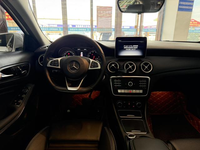 Mercedes-Benz GLA 2019 GLA 200 Dynamic – фото 9