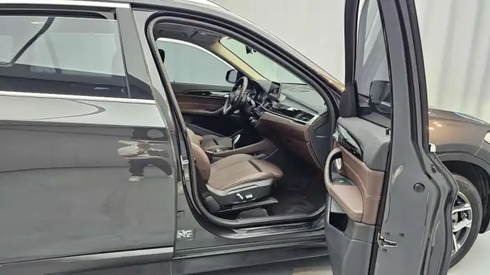 BMW X1 2022 Model sDrive25Li Leading Model – фото 9