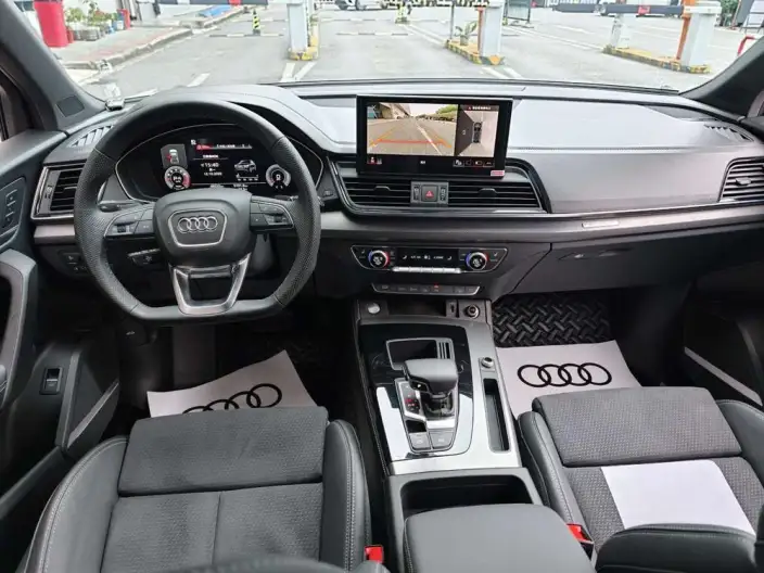 Audi Q5L Sportback 2023 Model 45 TFSI Luxury Model – фото 8