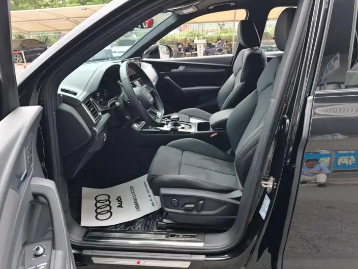 Audi Q5L Sportback 2023 Model 45 TFSI Luxury Model – фото 10