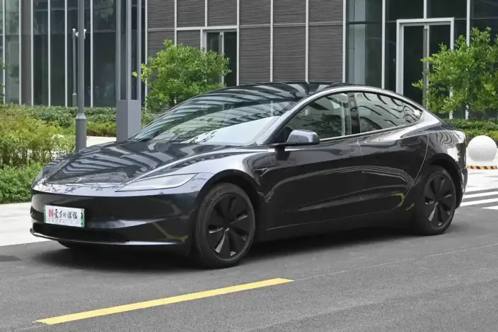 Model 3 2023 Model Rear-wheel drive version – фото 1