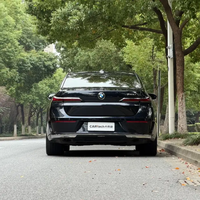 BMW 7 Series 2023 Model 735Li Luxury Set – фото 7