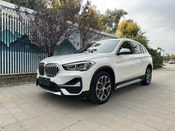 BMW X1 2022 Model sDrive20Li Exclusive Model – фото 1