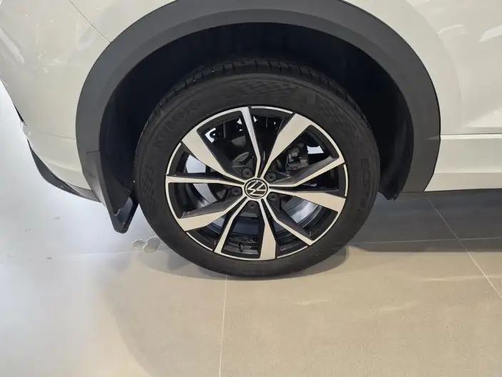 Volkswagen T-Roc 2023 Model 300TSI DSG Chenguang Edition – фото 7