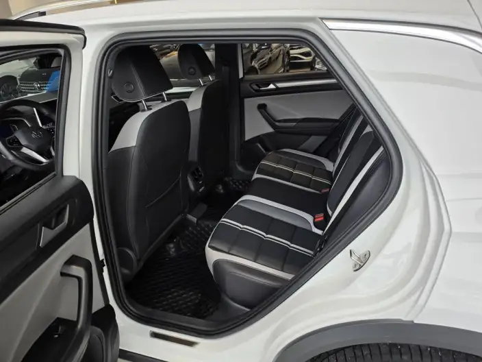 Volkswagen T-Roc 2023 Model 300TSI DSG Chenguang Edition – фото 10