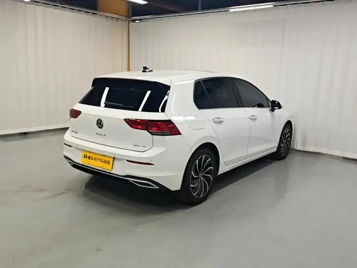 Volkswagen Golf 2021 Model 280TSI DSG Pro – фото 7