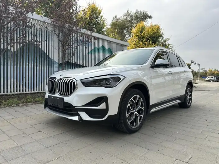 BMW X1 2022 Model sDrive20Li Fashion Model – фото 1