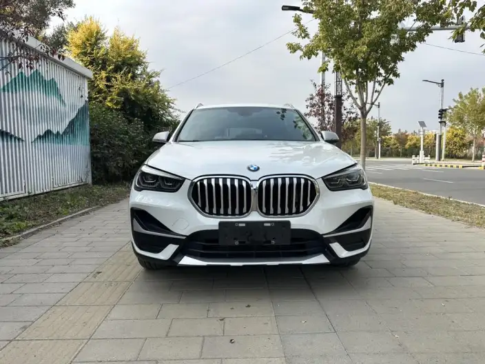 BMW X1 2022 Model sDrive20Li Fashion Model – фото 2