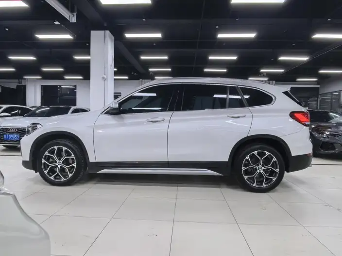 BMW X1 2022 Model sDrive20Li Fashion Model – фото 4