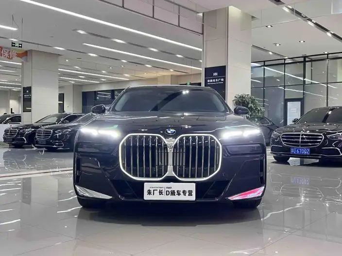 BMW 7 Series 2026 Model Facelift 735Li M Sports Set – фото 2