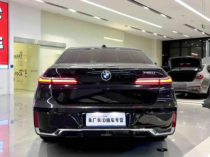 BMW 7 Series 2026 Model Facelift 735Li M Sports Set – фото 4