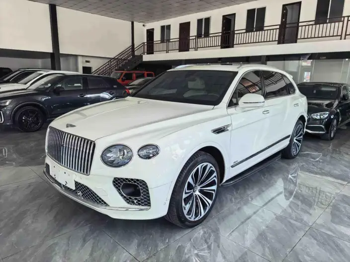 Bentayga 2023 Model 4.0T V8 Long wheelbase Yadu Edition