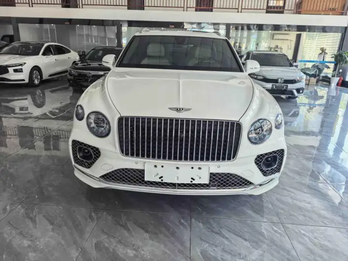 Bentayga 2023 Model 4.0T V8 Long wheelbase Yadu Edition
