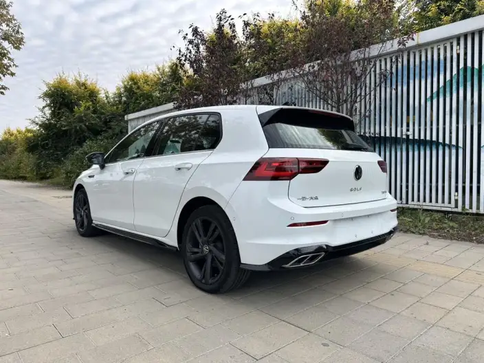 Volkswagen Golf 2021 Model 280TSI DSG R-Line – фото 4